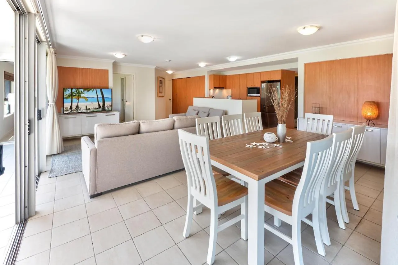Oasis Apartments Hamilton Island Australia